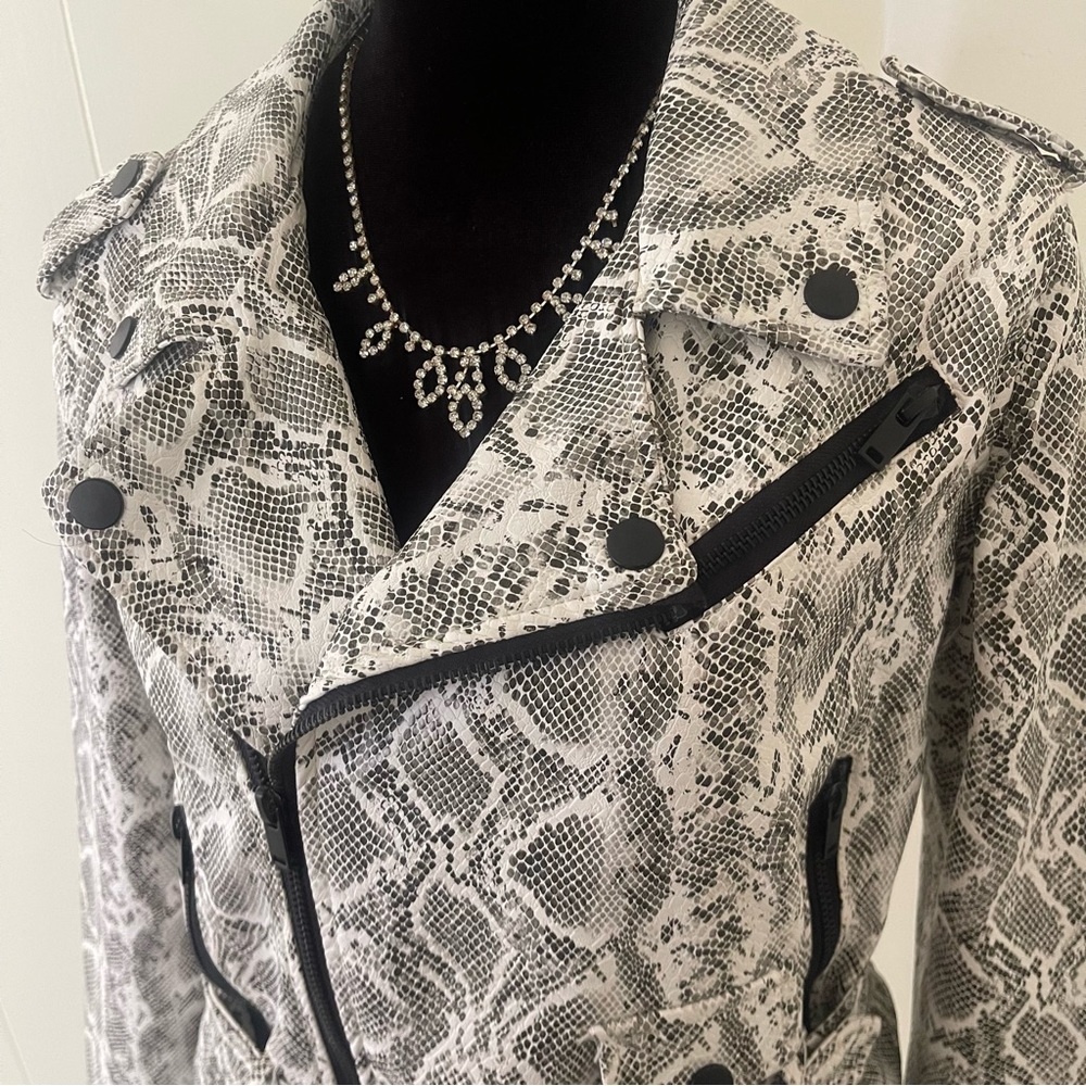 Snake print faux leather jacket - Picture 2 of 8